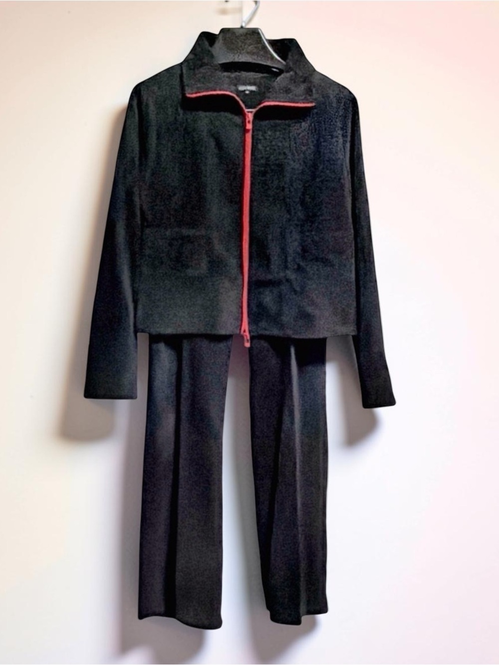 600 West Women's Black Velour Track Suit Set |  Red Zip |  Jacket M | Pants 6